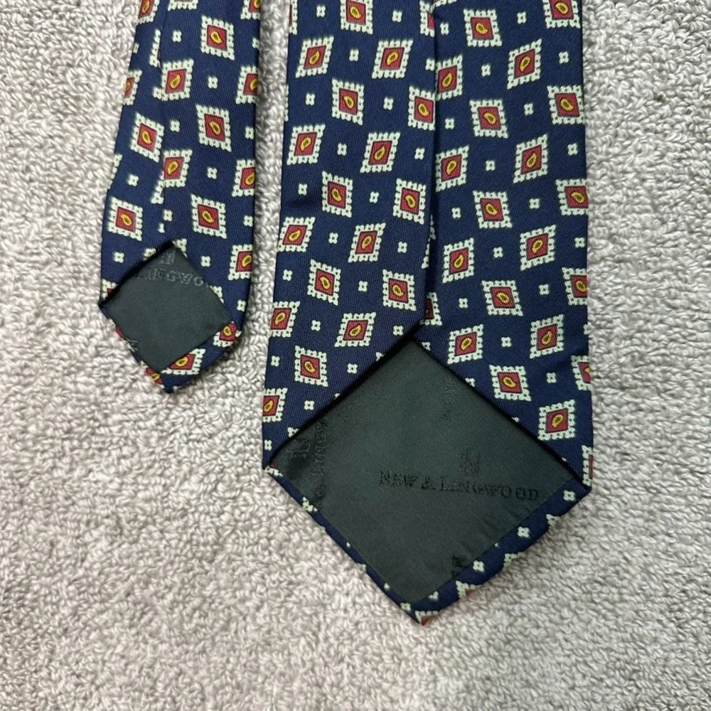 New & Lingwood Barneys New York Mens Silk Tie Navy Geometric Paisley England